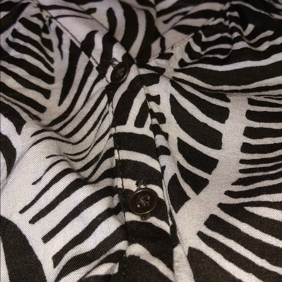 JONES NEW YORK DARK BROWN AND WHITE TOP - Picture 4 of 5